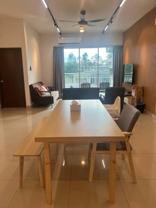 Muji Wi-Fi Aircond Homestay Sandakan Zewnętrze zdjęcie